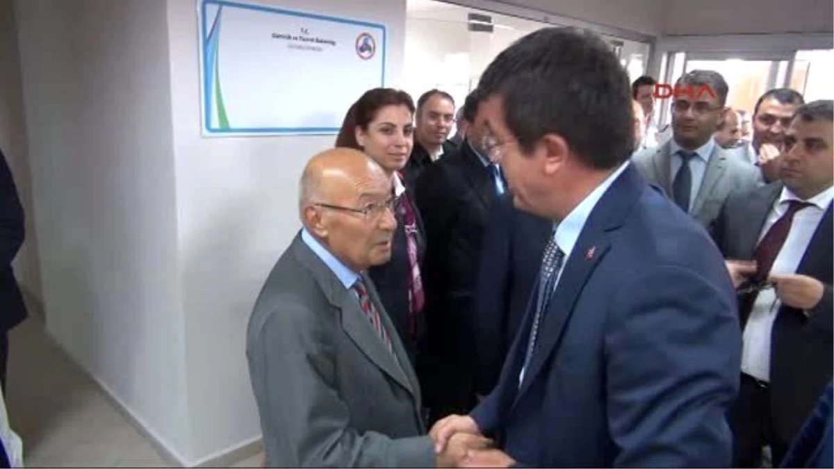 Denizli Bakan Zeybekci, Konferans Salonu Açılışında Menderes İçin Fatiha Okuttu