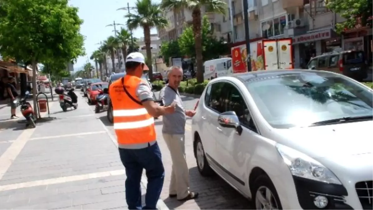 Didim\'de Büyükşehir Otopark Görevlileri Hizmete Başladı