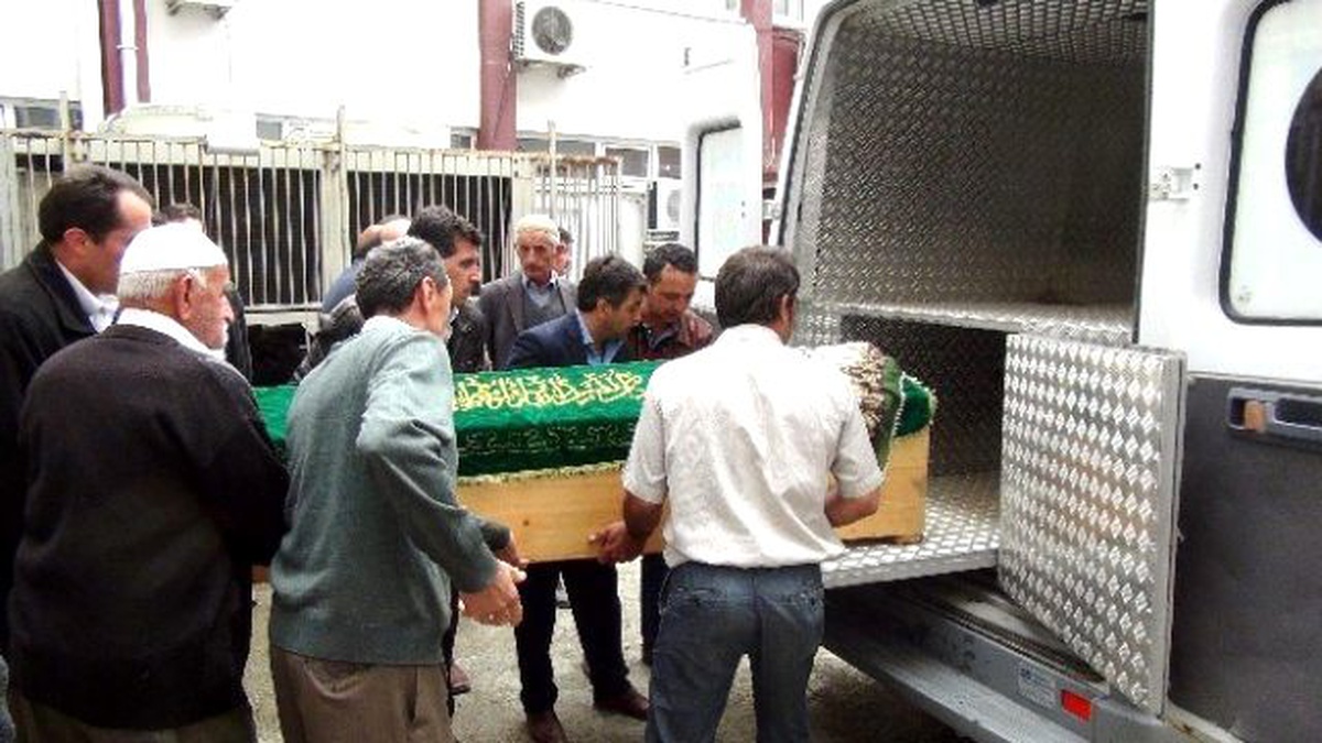 Kastamonu\'da Kazda Ölen Anne ve Bebeği Aynı Mezara Defnedildi