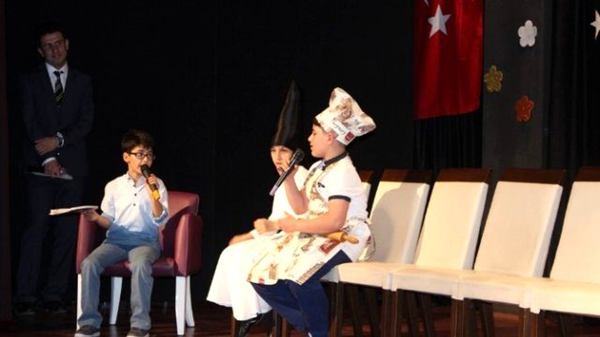 Özel Nilüfer Safvetli Öğrencilerden İngilizce Gecesi