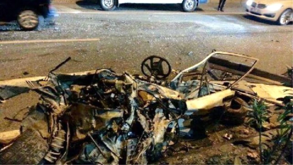 Trabzon\'da Otomobil Tankere Çarptı: 1 Ölü,1 Yaralı