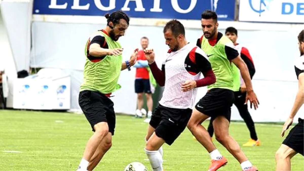 Trabzonspor Yeni Sezonun İlk İmzasını Hurma\'ya Attıracak