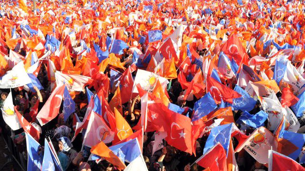 AK Parti\'nin Tunceli Mitingindeki Kriz Sabaha Karşı Çözüldü