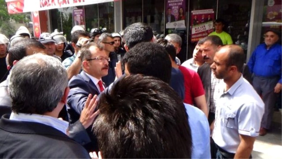 Başbakan\'ın Mitingi Sonrası AK Partililer ve HDP\'liler Birbirine Girdi