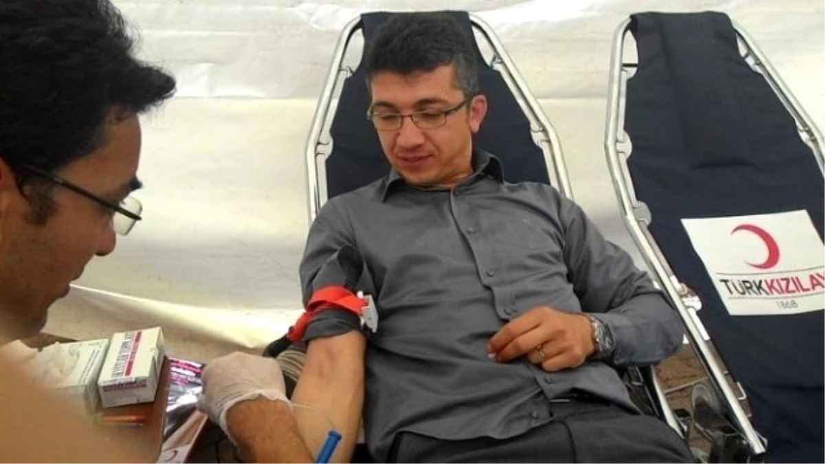 Besni İbn-i Sina Mesleki ve Teknik Anadolu Lisesinde Kan Bağışı Kampanyası