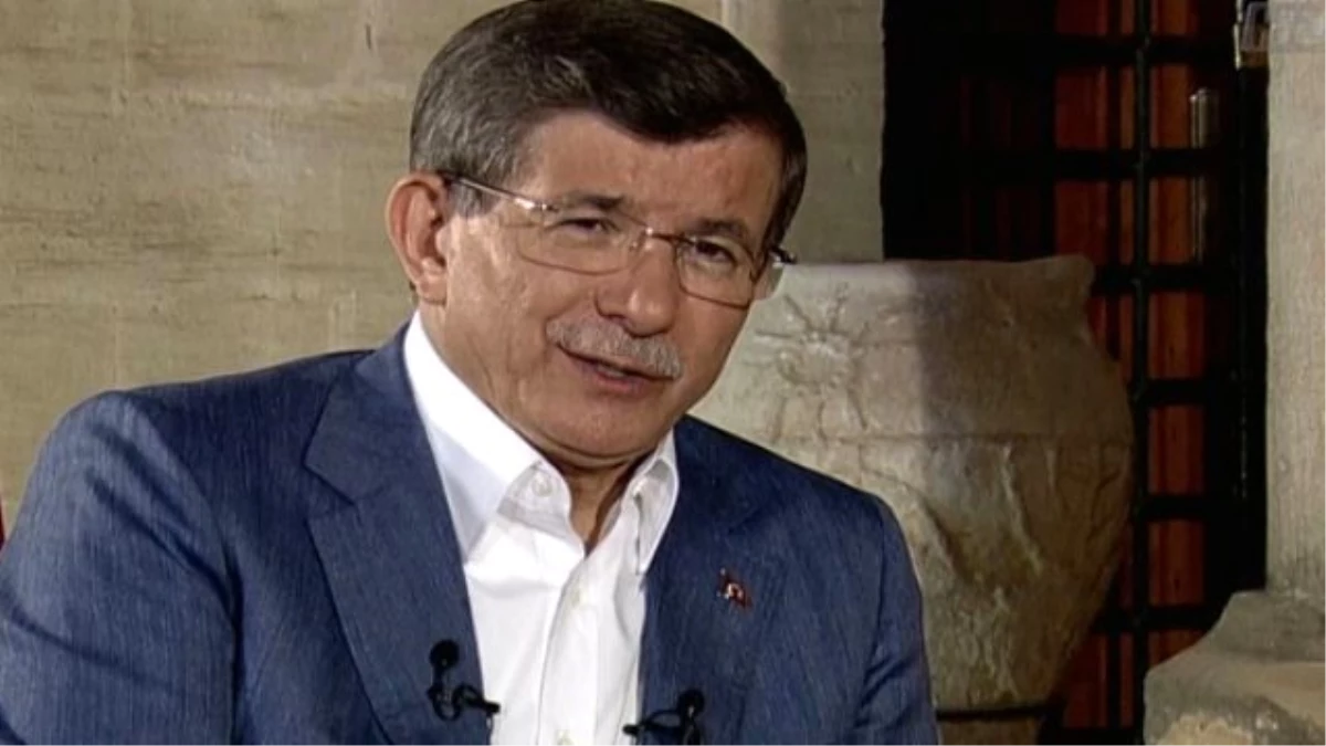 Davutoğlu, Hakkari Havalimanı\'nın İsmini Nasıl Koyduklarını Anlattı