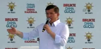 Davutoğlu: 'Özgürlükçü, Birlik İçinde Yeni Bir Anayasa Yazmaya Var Mısınız?'