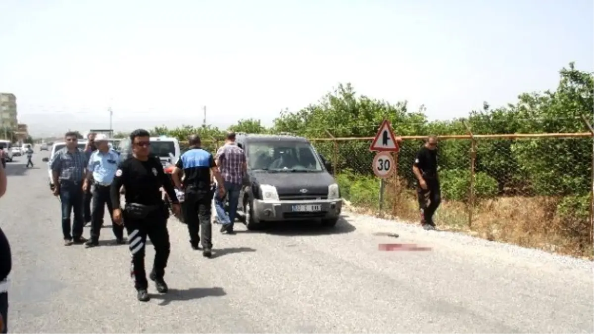 Emekli Polis Memuru Tapu Müdürlüğü Önünde İntihar Etti