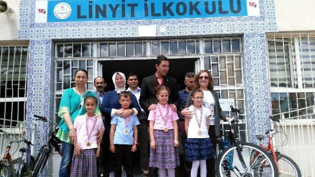 Kütahya Linyit İlköğretim Okulun\'da \'Ailemle Okuyorum\' Projesi