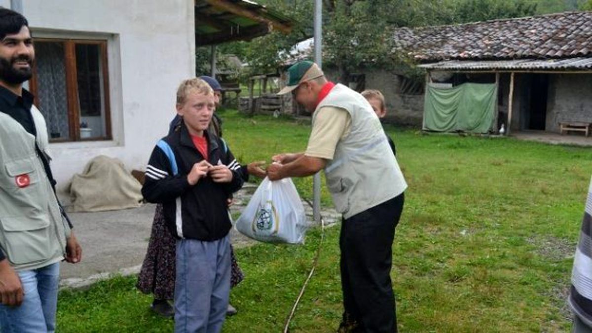 Manisa İhh Ramazan\'da Kazakistan ve Arakan\'da
