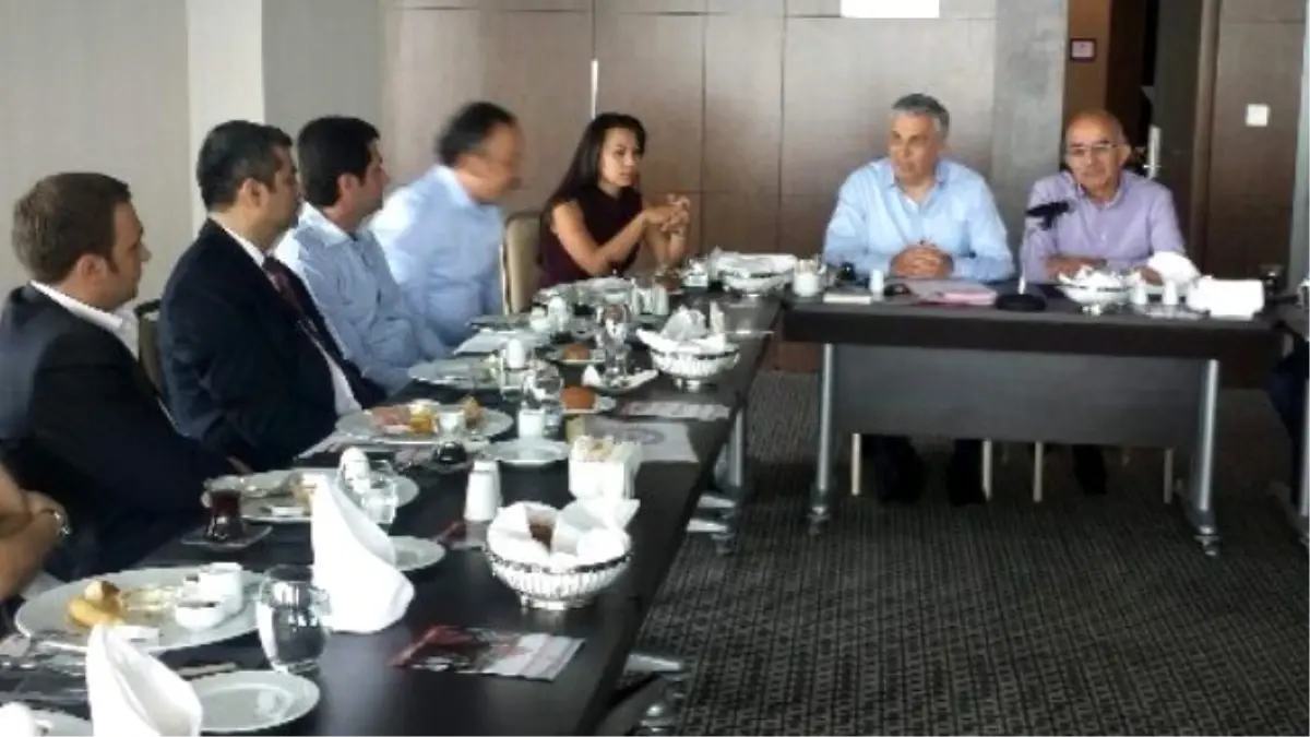MHP\'li Günal, Meslek Odalarının Sorunlarını Dinledi