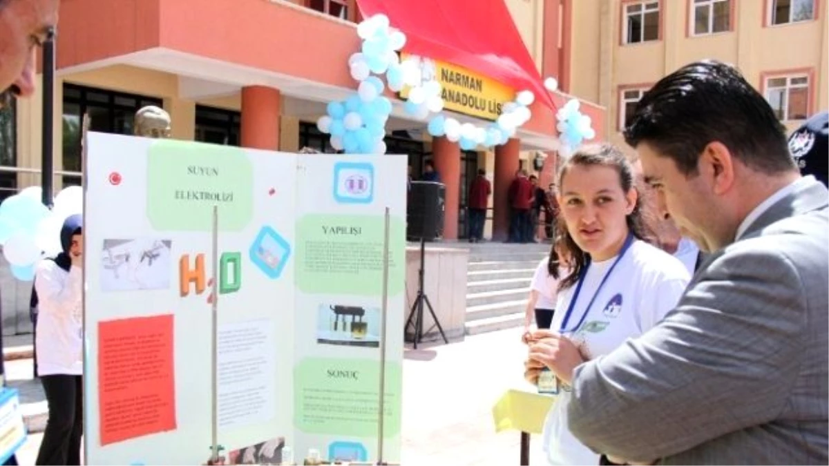 Narman Anadolu Lisesi Öğrencileri Bilim Fuarında Çalışmalarını Sergilediler