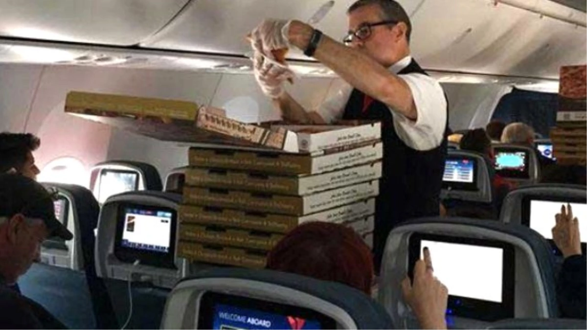 Rötar Yapan Uçakta Pilottan Yolculara Pizza