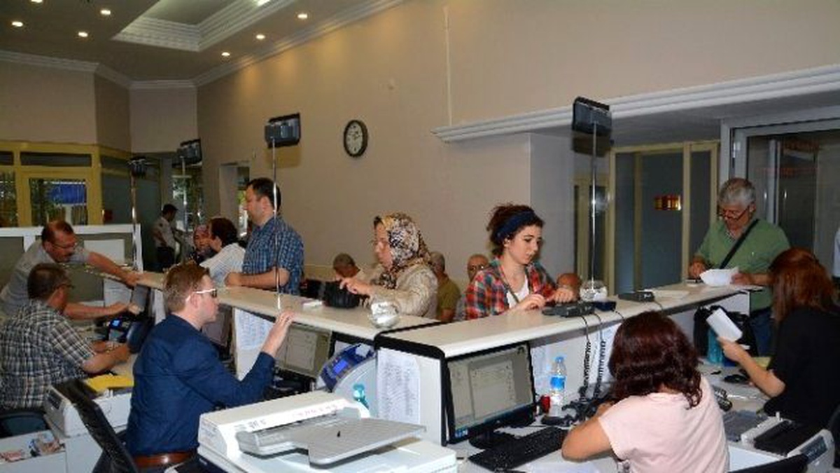 Şehzadeler\'de Vezneler Hafta Sonu Açık!
