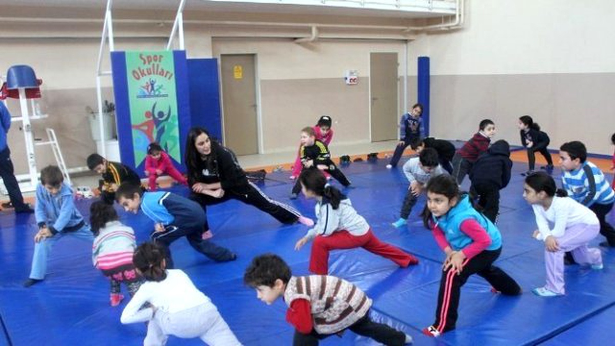 Spor Okulları Sahaya Çıkıyor