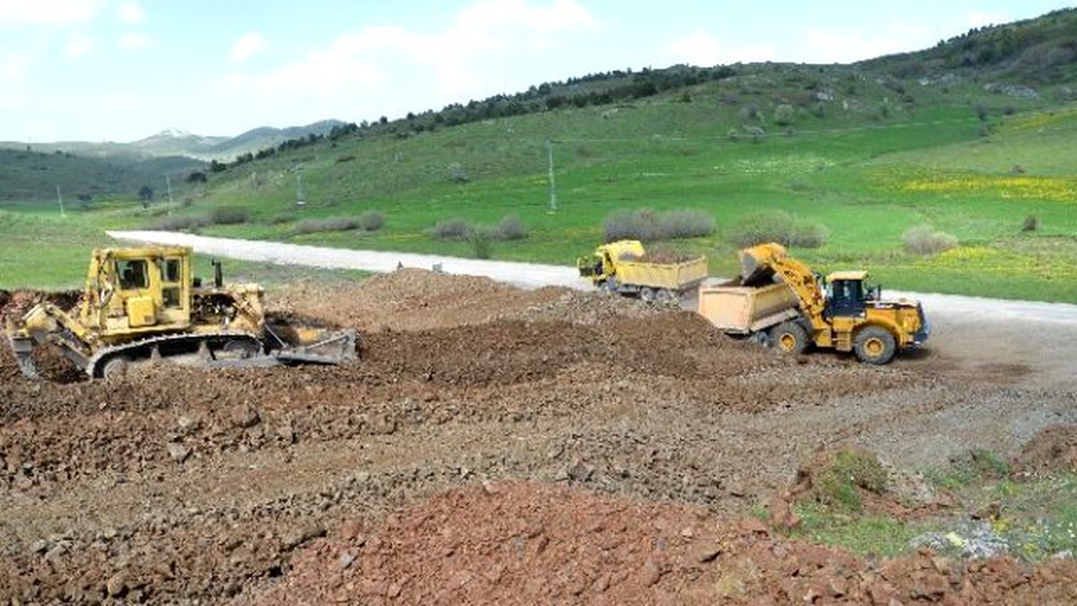 Tokat\'ta Grup Köy Yollarında Asfalt Çalışması