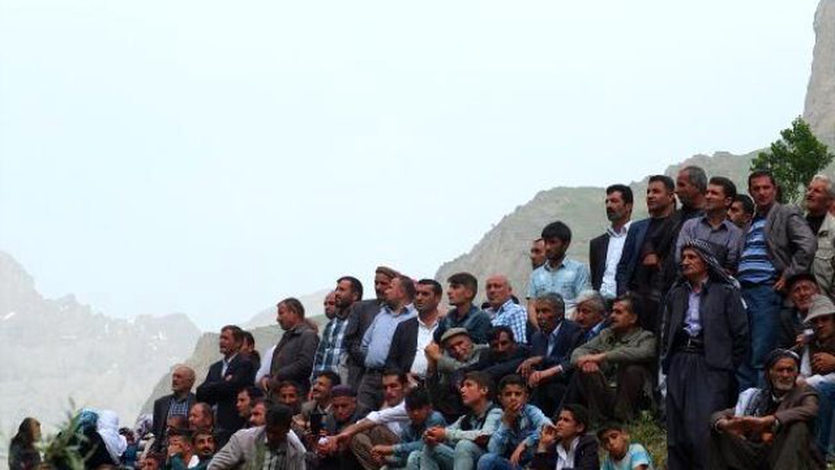 Zap Suyu\'na Düşen Kamyonette Kaybolan 2 Kişi Aranıyor