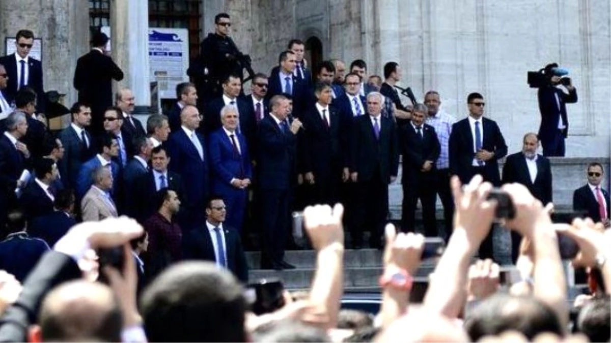 Cumhurbaşkanı Erdoğan, Cami Çıkışı Miting Yaptı