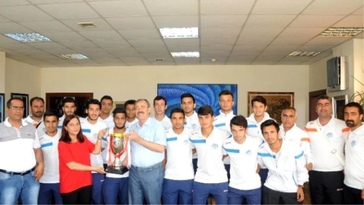 Akdeniz Belediyespor U19 Takımı Türkiye İkincisi Oldu