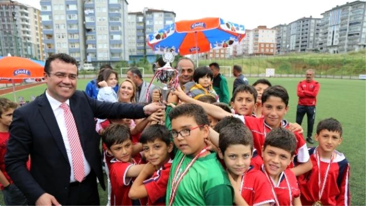 Atakum\'da Futbol Turnuvası Sona Erdi