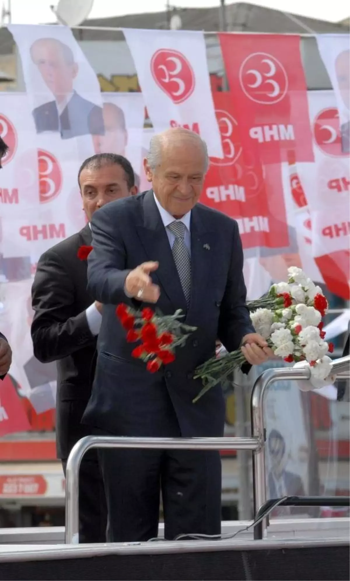 Bahçeli\'den, Erdoğan\'a: İspat Etmezse Şerefsizdir