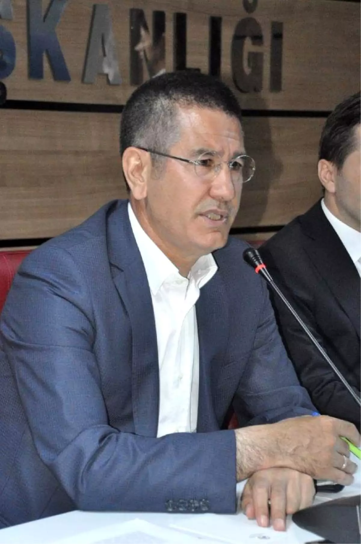 Bakan Canikli: CHP ve Mhp, Hdp\'nin Barajı Geçmesi İçin Destek Veriyor