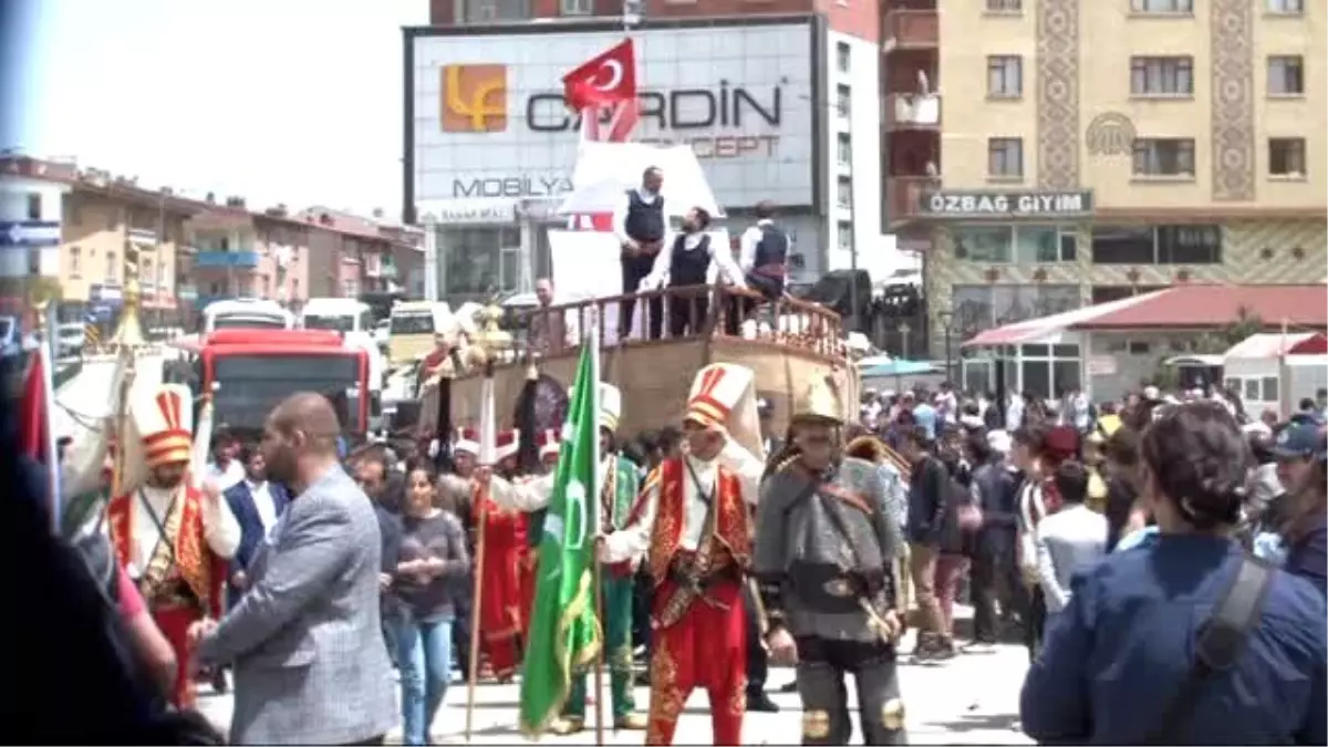 Fatih\'in Askerleri" Gibi Gemiyi Karadan Yürüttüler