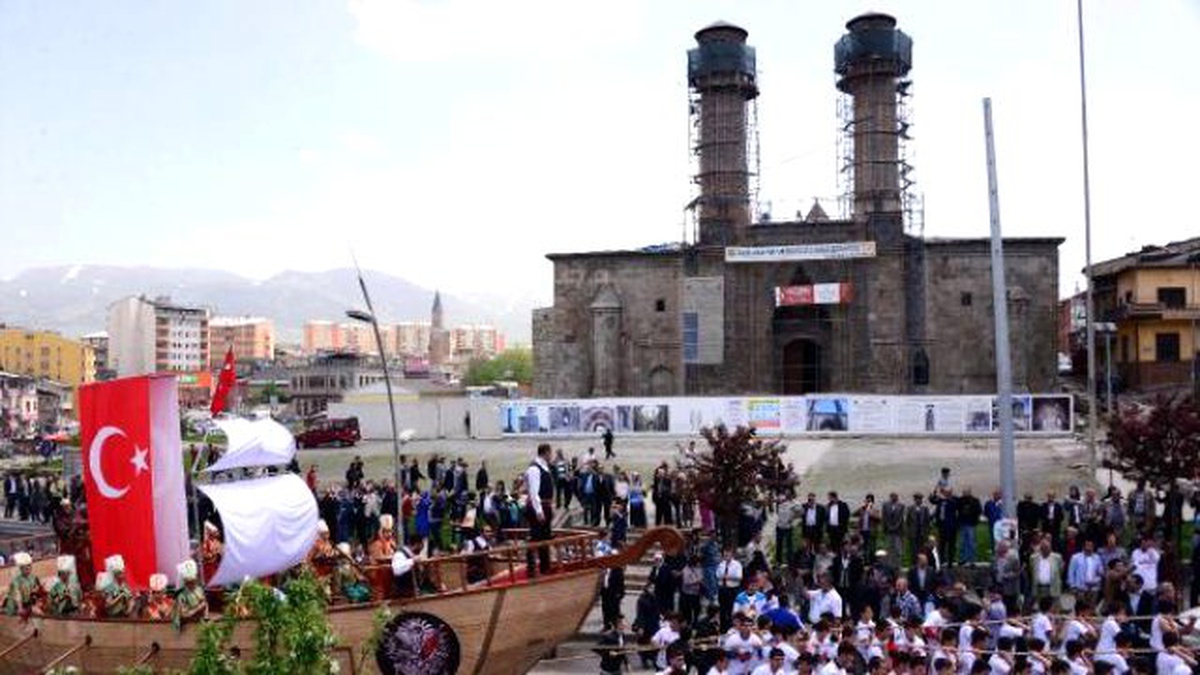 İstanbul\'un Fethi, Erzurum\'da Temsili Gemi ile Canlandırıldı