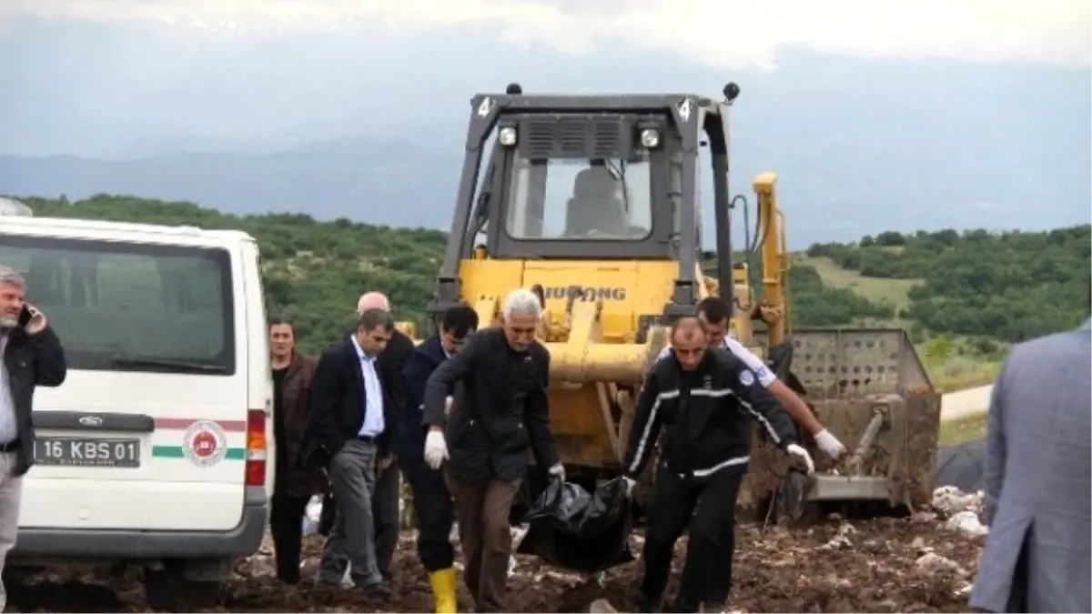 Katı Atık Depolama Sahasında Tuvaletini Yaparken Dozerin Altında Kalarak Öldü