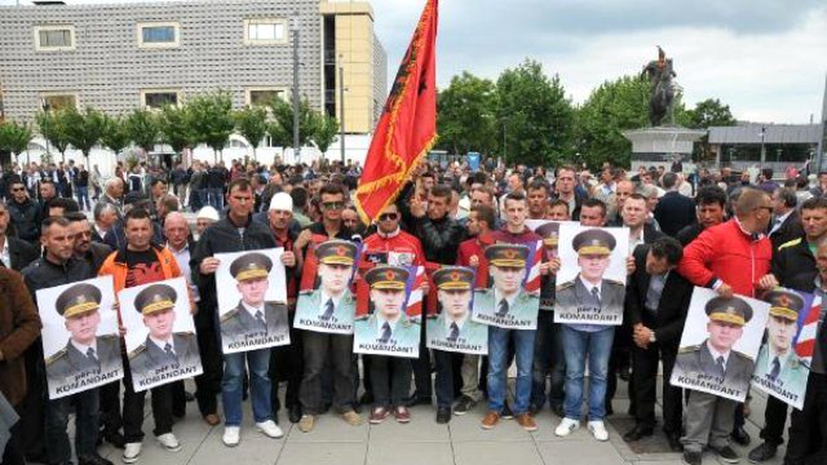 Kosova Meclisi\'nde Savaş Suçları Özel Mahkemesinin Kurulması Konusu Ertelendi