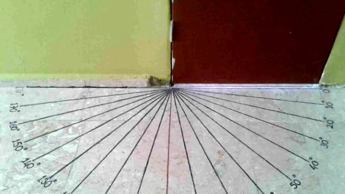 Kulp\'ta Kolej Ayarında Köy Okulu