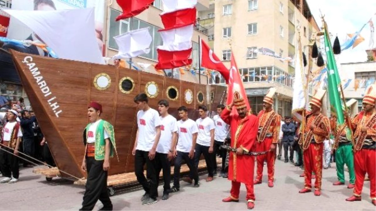 Öğrenciler Gemiyi Karadan Yürüttüler