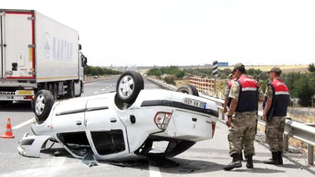 Şanlıurfa\'da Otomobil Devrildi: 4 Yaralı