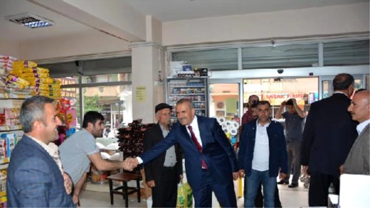 AK Parti Milletvekili Adayları Hdp Seçim Bürosunu Ziyaret Etti