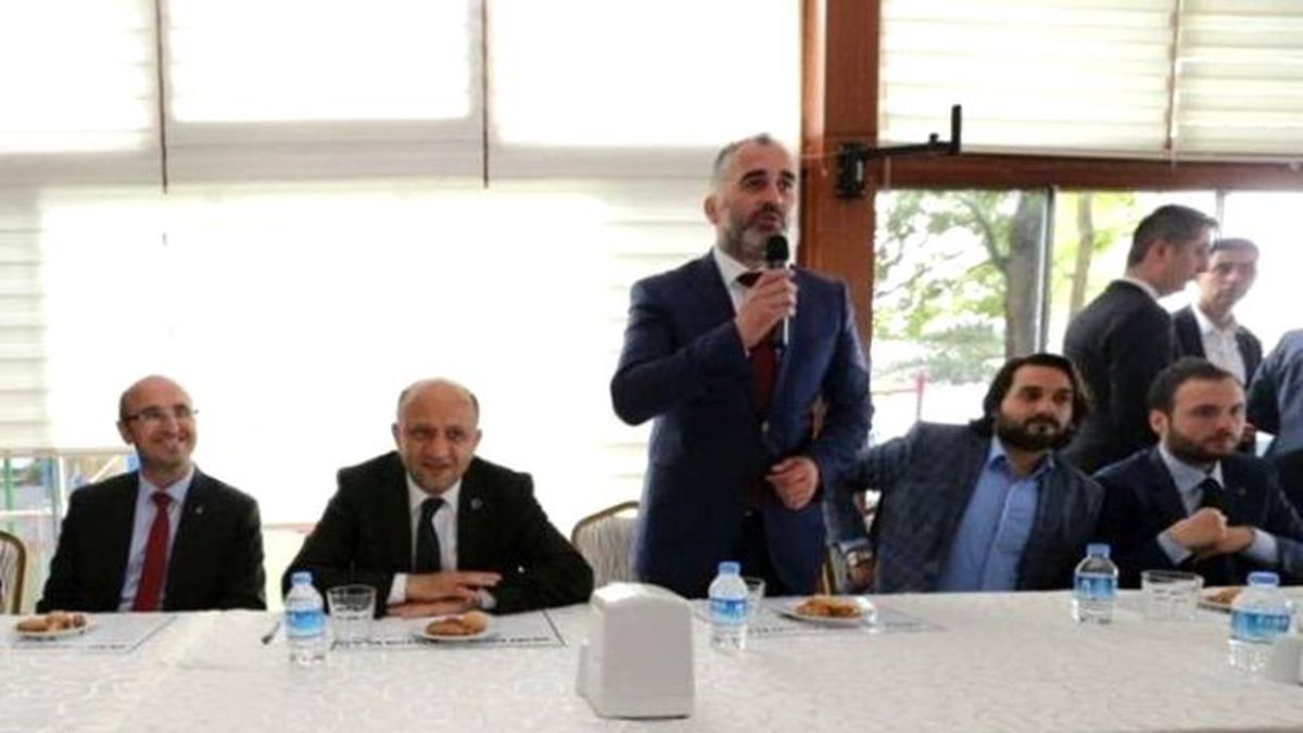 Bakan Işık Karamürsel\'de Muhtarlarla Bir Araya Geldi