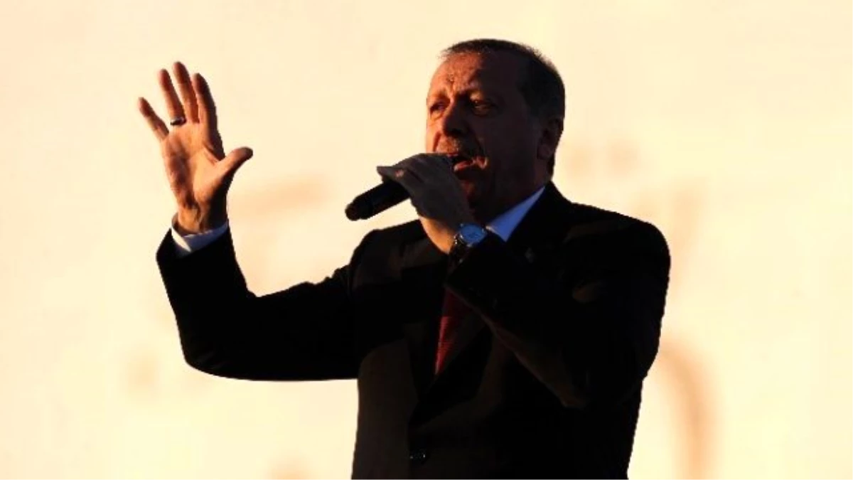 Cumhurbaşkanı Erdoğan, İstanbul\'un Fethinin 562. Yılı Kutlamalarına Katıldı