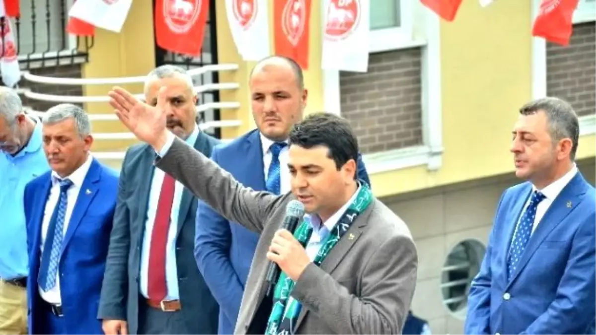 Demokrat Parti Kocaeli\'de Miting Yaptı