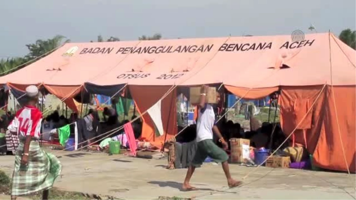 Güneydoğu Asya\'daki Göçmen Trajedisi - Rohinyalı Müslümanlar Geçici Barınaklarda Yaşamlarını...