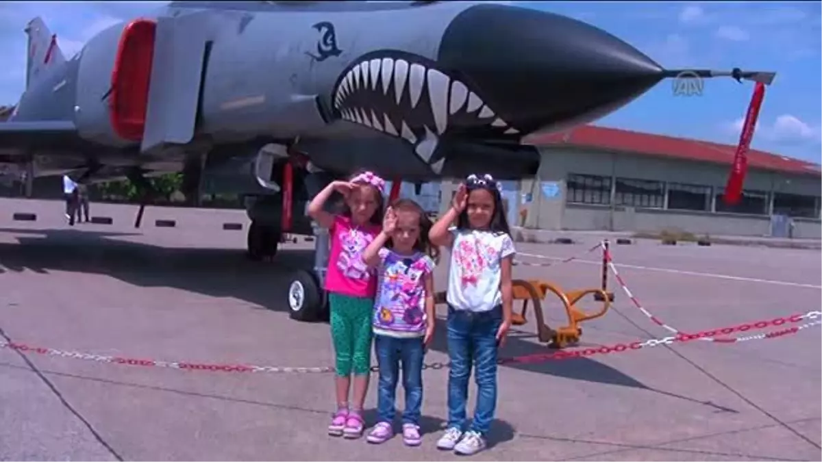 Bandırma'da Hava Üssü Halka Açıldı