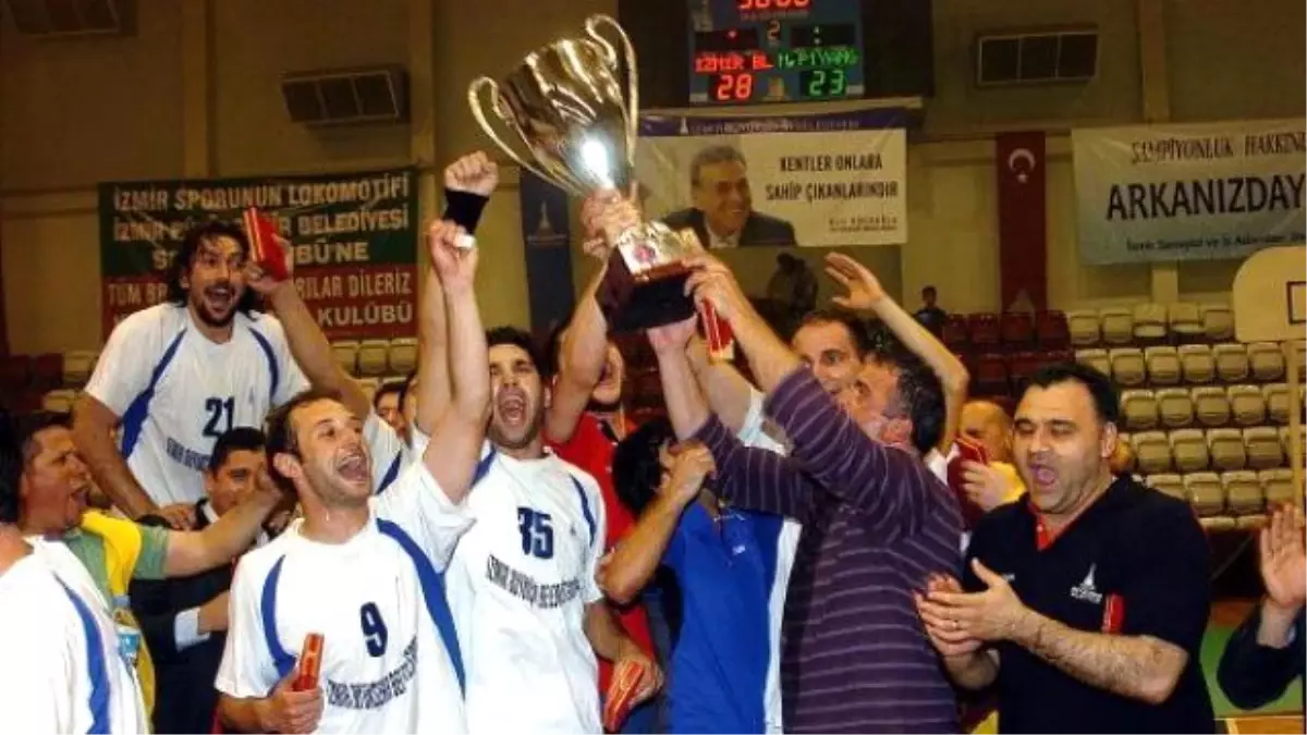 Hentbolda İzmir Büyükşehir Belediyespor Küme Düştü