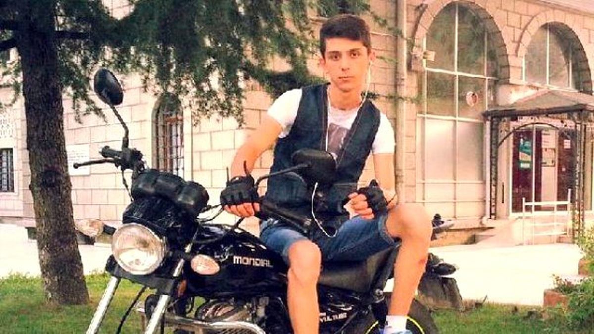 19 Yaşındaki Motosiklet Sürücüsüne Kamyon Çarptı
