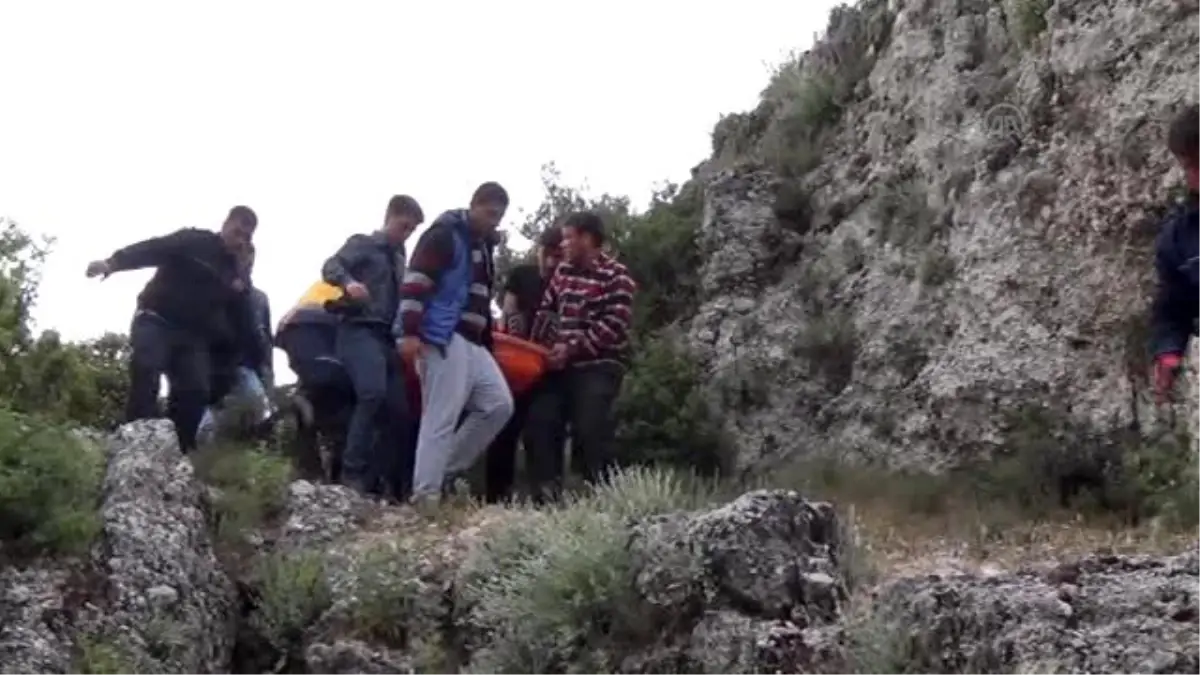 Kayalıklardan Düşen Üniversite Öğrencisi Kurtarıldı