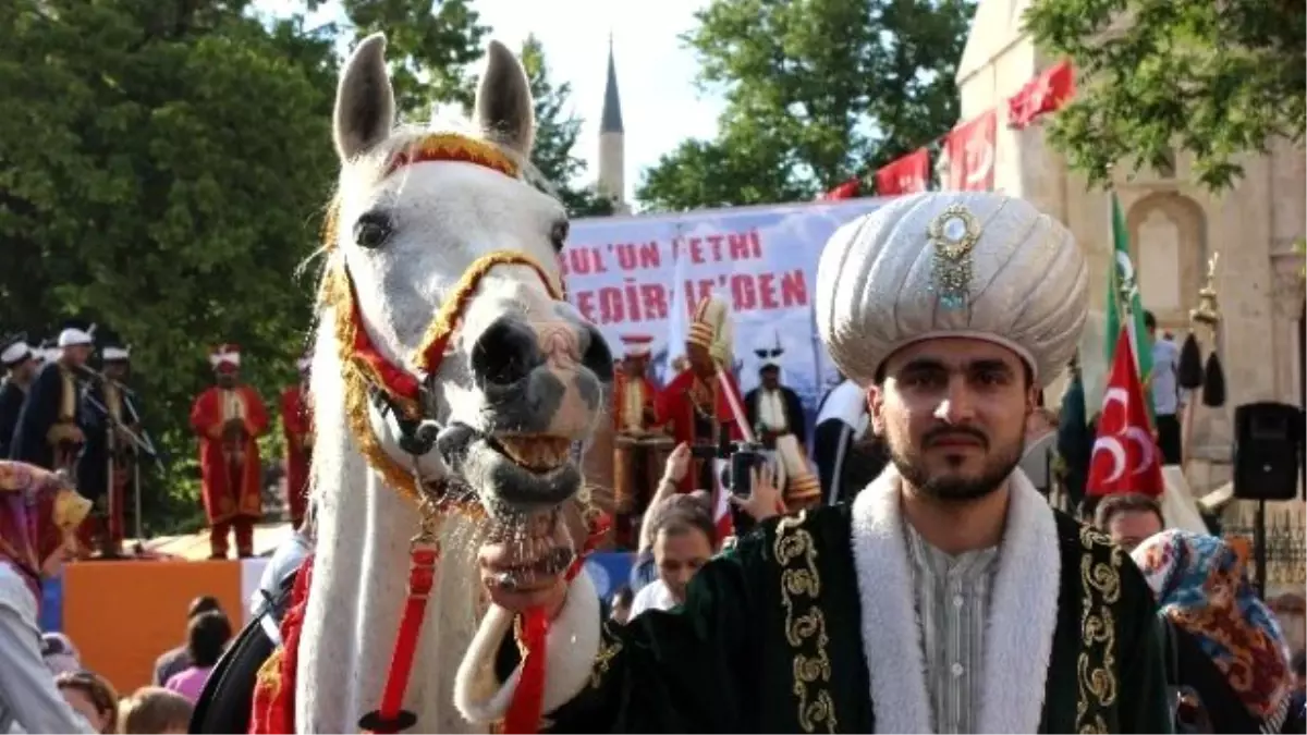 Temsili \'Akşemseddin\' Attan Düşünce, Fatih Fethe Tek Başına Çıktı