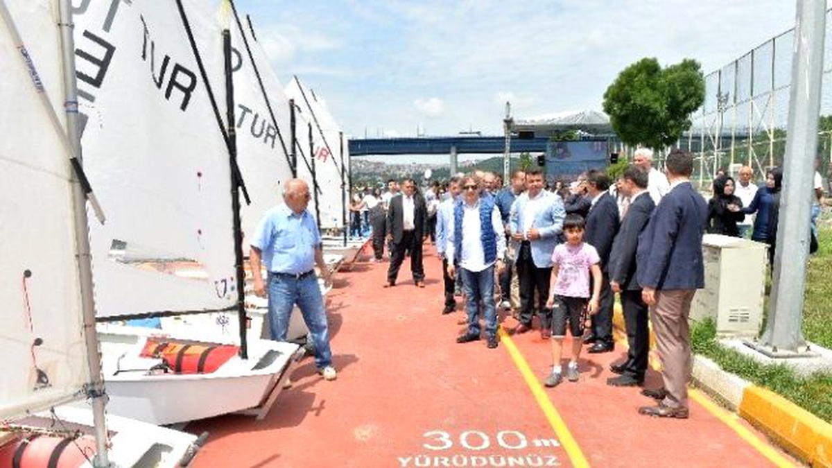 Türkiye\'nin Yelkencileri Haliç\'te Yarıştı