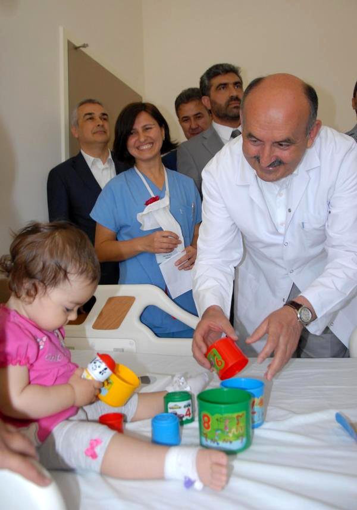 Bakan Müezzinoğlu: Yarın Aciller Dışında 15 Dakika Hasta Bakımına Ara Vereceğiz
