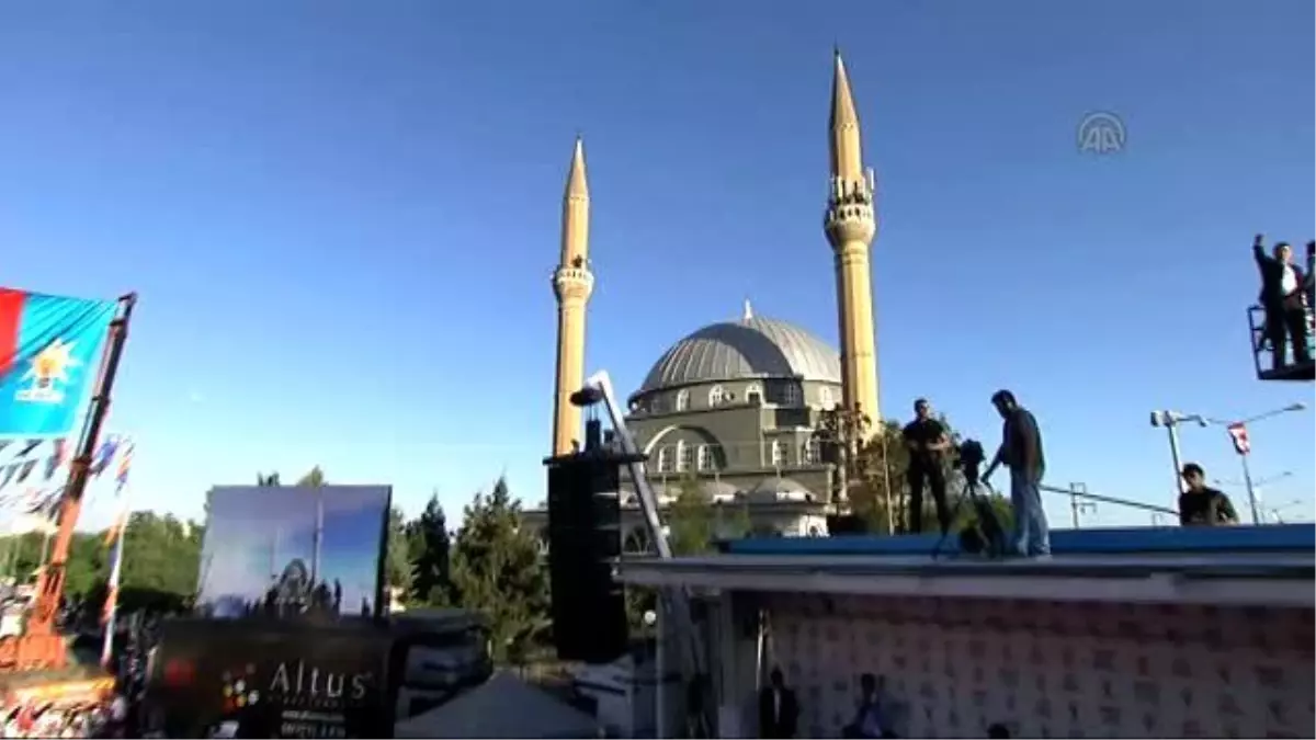 Davutoğlu: "Ya Rabbi, Kudüs Yahudilerindir, Diyenlere Fırsat Verme"