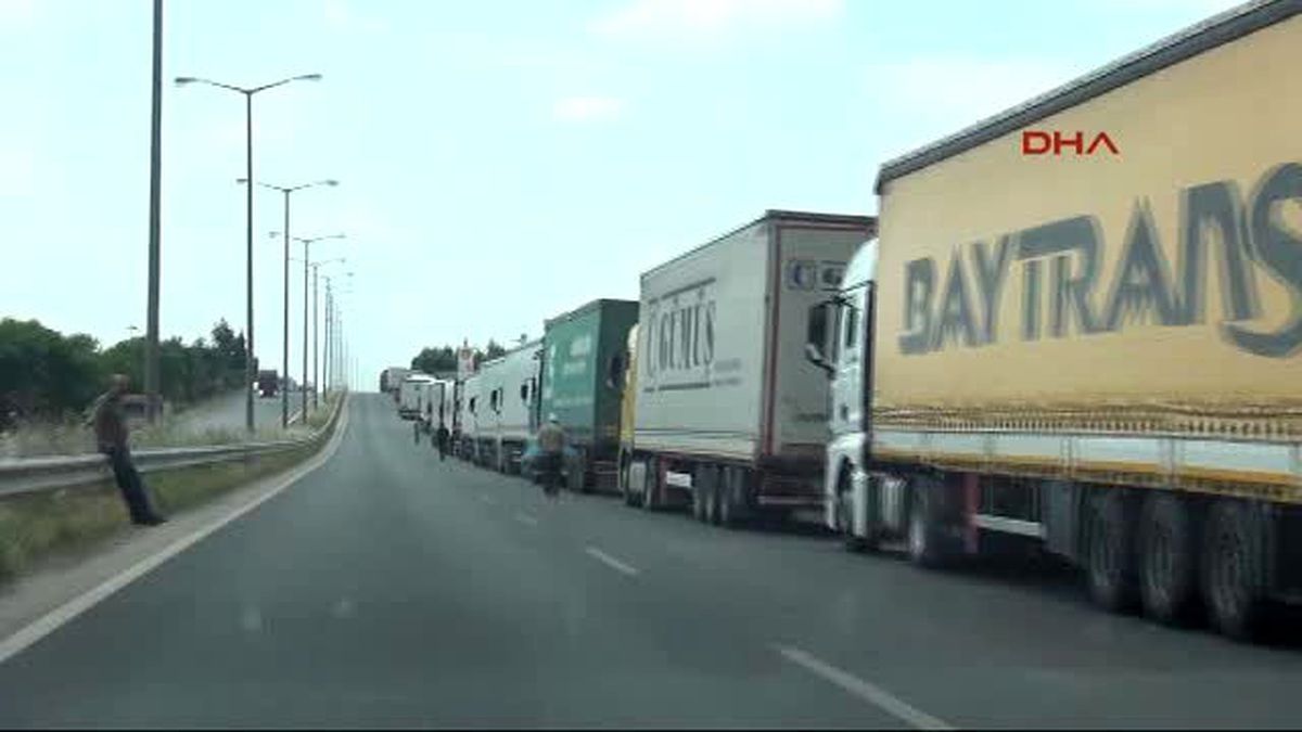 Edirne Gümrüklerde Kuyruk Çilesi Bitmiyor