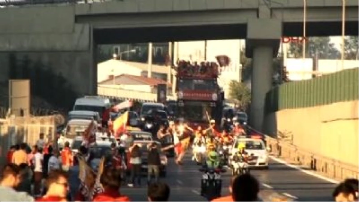 Şampiyon Galatasaray, TT Arena\'da Kupasını Aldı