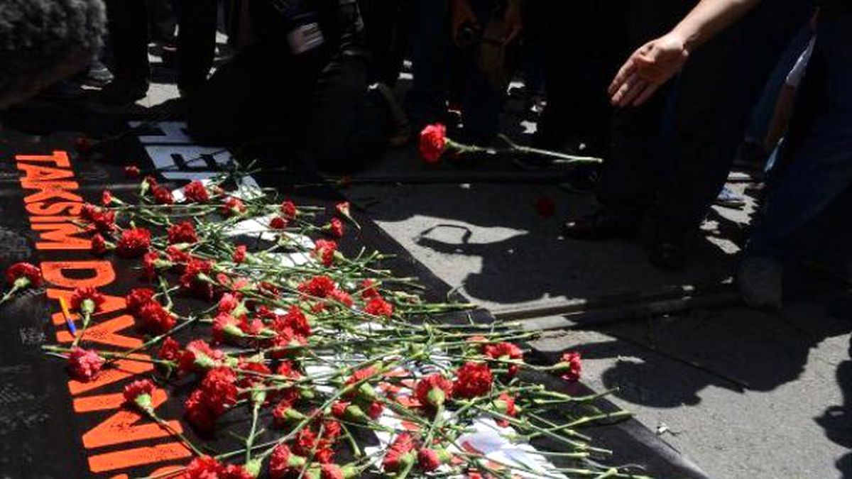 Gezi Parkı Olaylarında Ölenler İstiklal Caddesi\'nde Anıldı