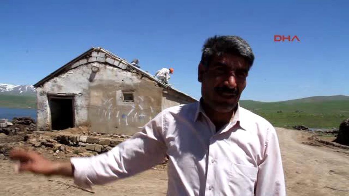 Hamile Kadın Jandarma Tarafından Botla Kurtarıldı